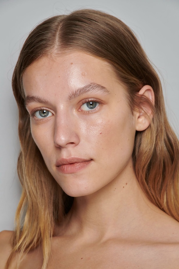 مجموعة Ermanno Scervino لربيع وصيف 2023.. موضة النقشات والتطريزات