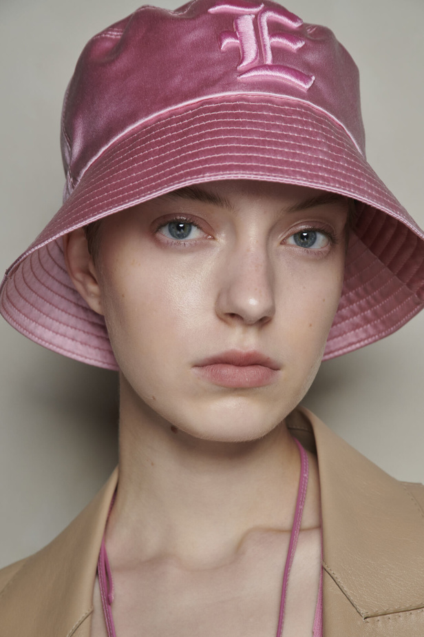 مجموعة Ermanno Scervino لربيع وصيف 2023.. موضة النقشات والتطريزات