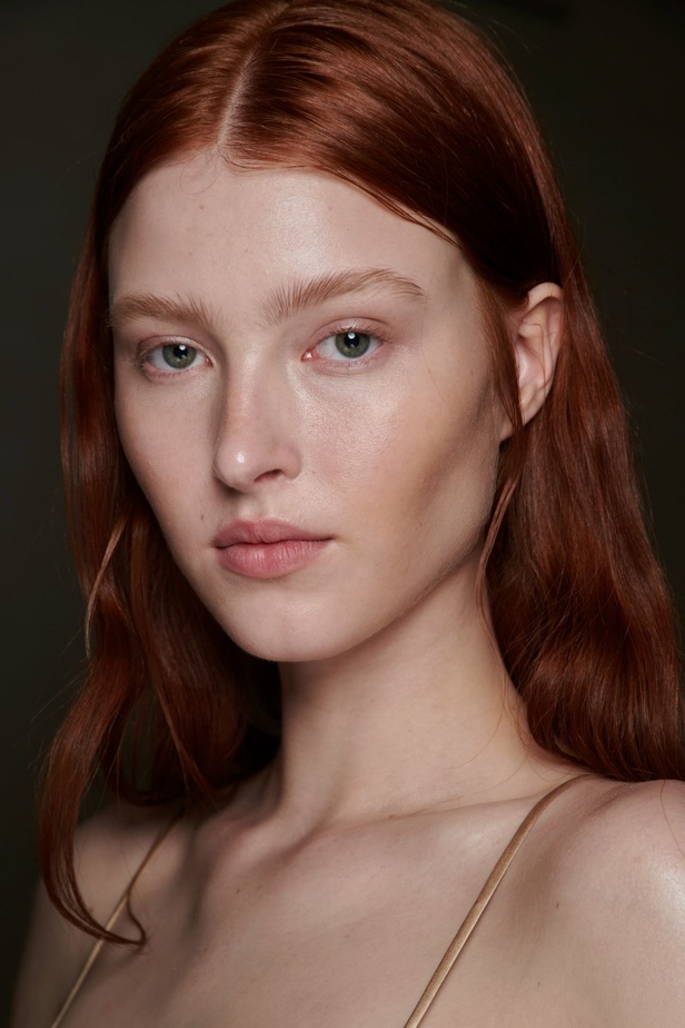 مجموعة Ermanno Scervino لربيع وصيف 2023.. موضة النقشات والتطريزات