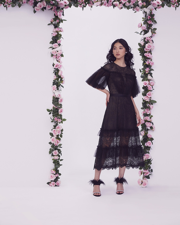 من مجموعة تاداشي جوشي لموسم ربيع وصيف 2023