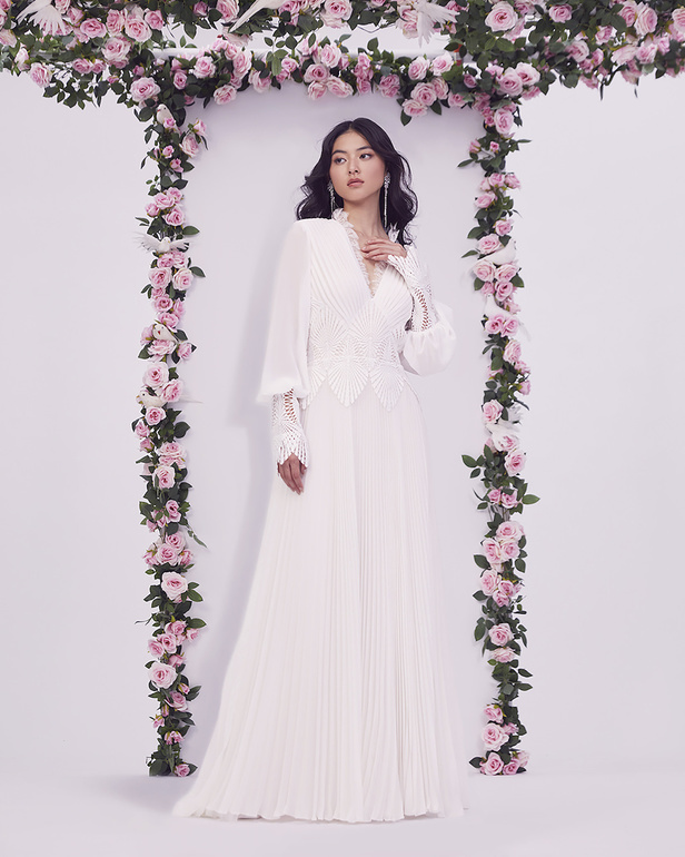 من مجموعة تاداشي جوشي لموسم ربيع وصيف 2023