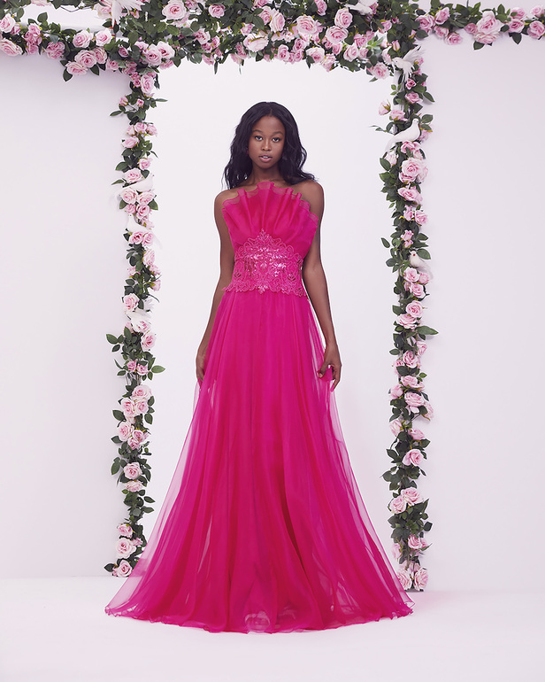 من مجموعة تاداشي جوشي لموسم ربيع وصيف 2023