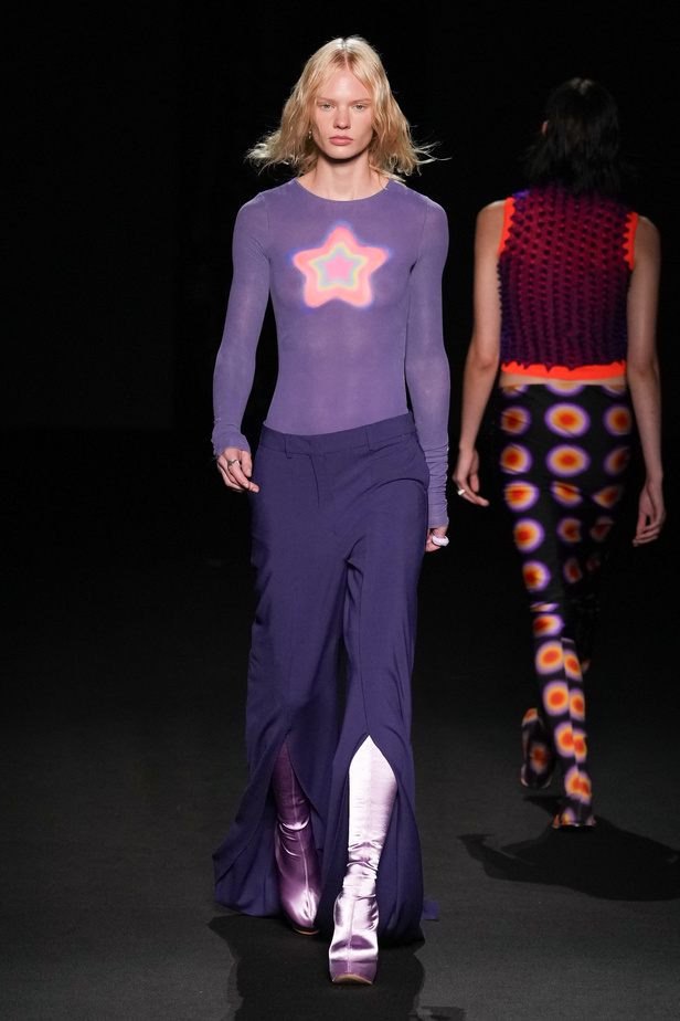 الذوق الشبابي الجريء يهيمن على عرض أزياء Sportmax لربيع وصيف 2023