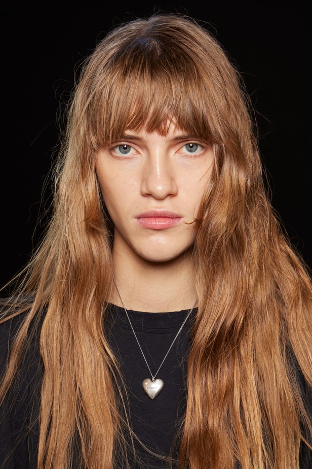 الذوق الشبابي الجريء يهيمن على عرض أزياء Sportmax لربيع وصيف 2023