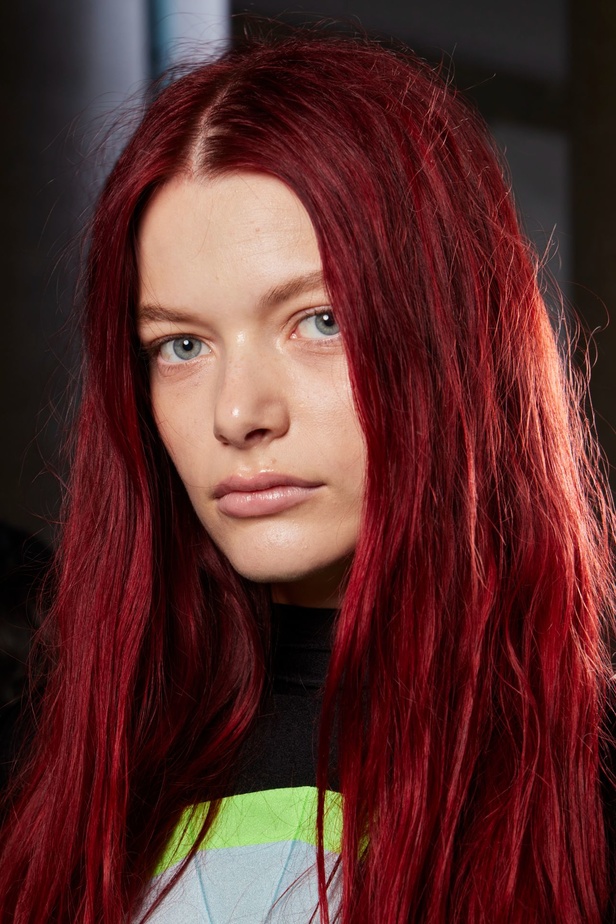 الذوق الشبابي الجريء يهيمن على عرض أزياء Sportmax لربيع وصيف 2023