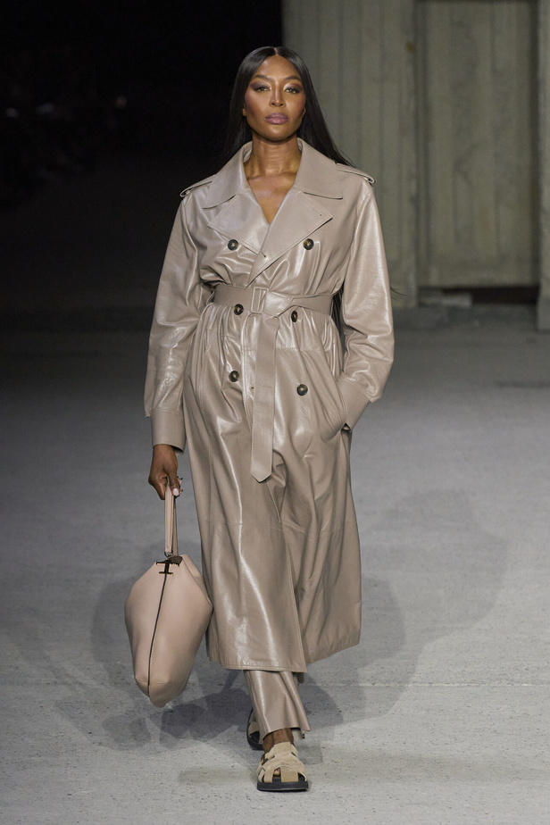 عرض أزياء Tod’s لموسم ربيع وصيف 2023.. أناقة كلاسيكية ومعاطف فاخرة