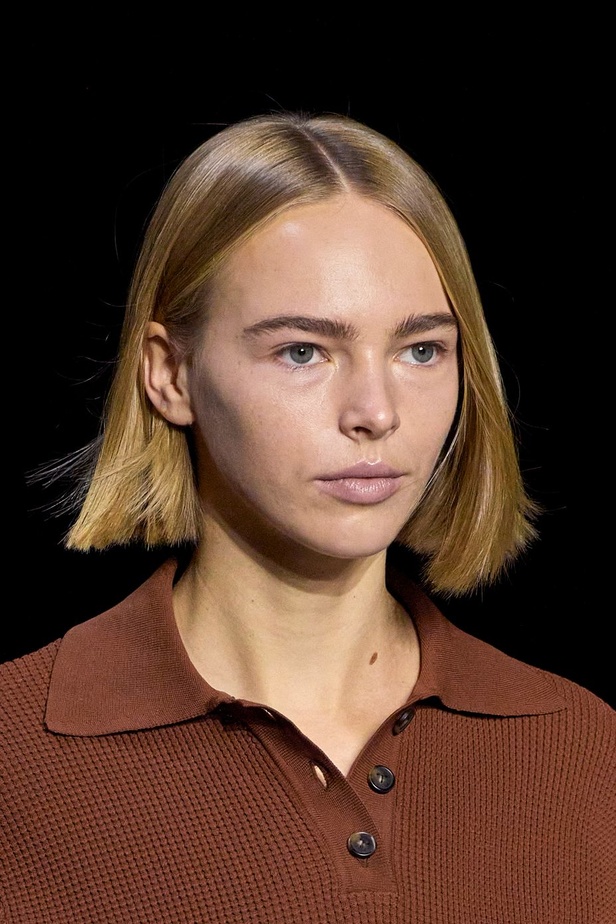 عرض أزياء Tod’s لموسم ربيع وصيف 2023.. أناقة كلاسيكية ومعاطف فاخرة