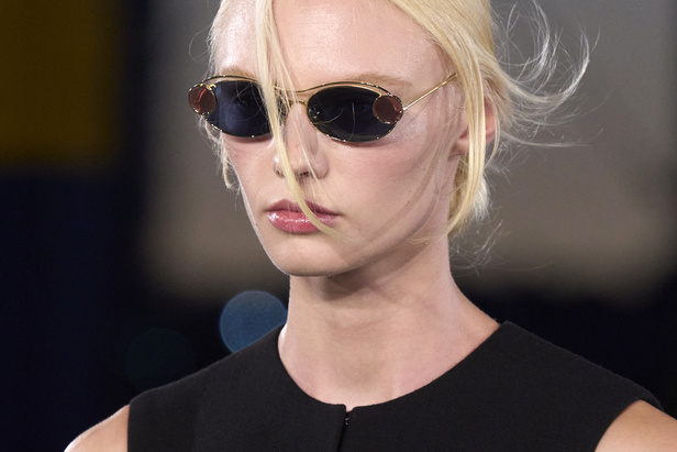 مجموعة Tory Burch لربيع وصيف 2023.. تضارب في الألوان والأقمشة 