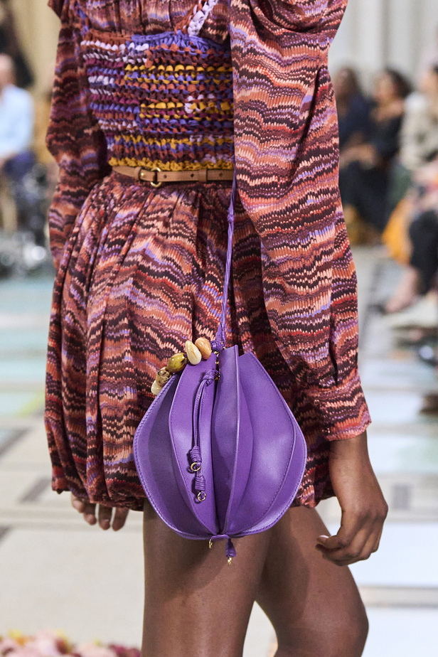 أجواء شاطئية مرحة مع مجموعة Ulla Johnson لربيع وصيف 2023 في نيويورك