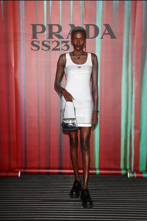 مجموعة Prada لربيع وصيف 2023: اللمسة الإبداعية المناسبة لموسم الربيع المقبل