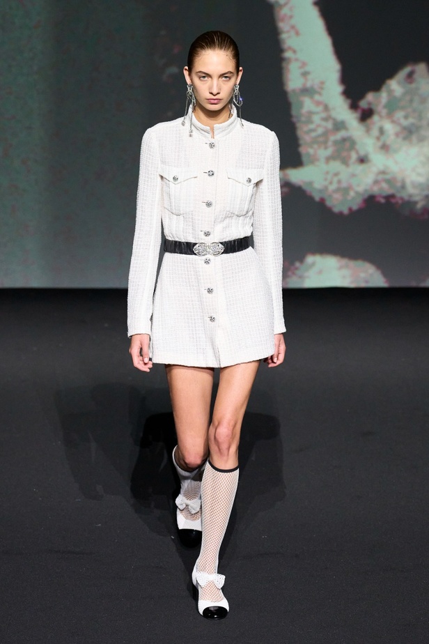 مجموعة CHANEL لربيع 2023 تترجم السحر السينمائي وتستكشف حرية المرأة وأنوثتها