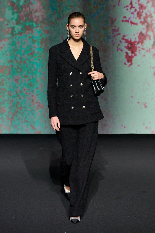 مجموعة CHANEL لربيع 2023 تترجم السحر السينمائي وتستكشف حرية المرأة وأنوثتها