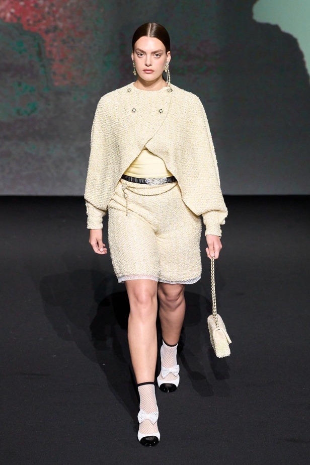 مجموعة CHANEL لربيع 2023 تترجم السحر السينمائي وتستكشف حرية المرأة وأنوثتها