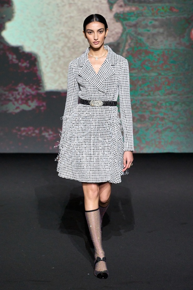 مجموعة CHANEL لربيع 2023 تترجم السحر السينمائي وتستكشف حرية المرأة وأنوثتها