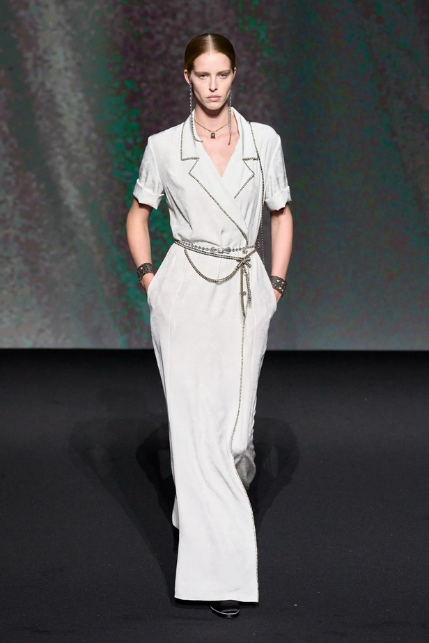مجموعة CHANEL لربيع 2023 تترجم السحر السينمائي وتستكشف حرية المرأة وأنوثتها