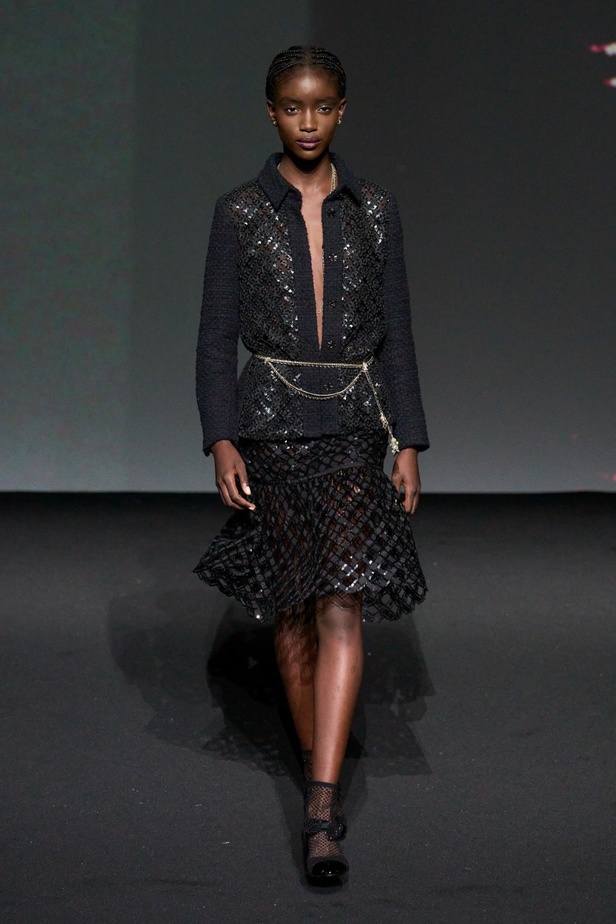 مجموعة CHANEL لربيع 2023 تترجم السحر السينمائي وتستكشف حرية المرأة وأنوثتها