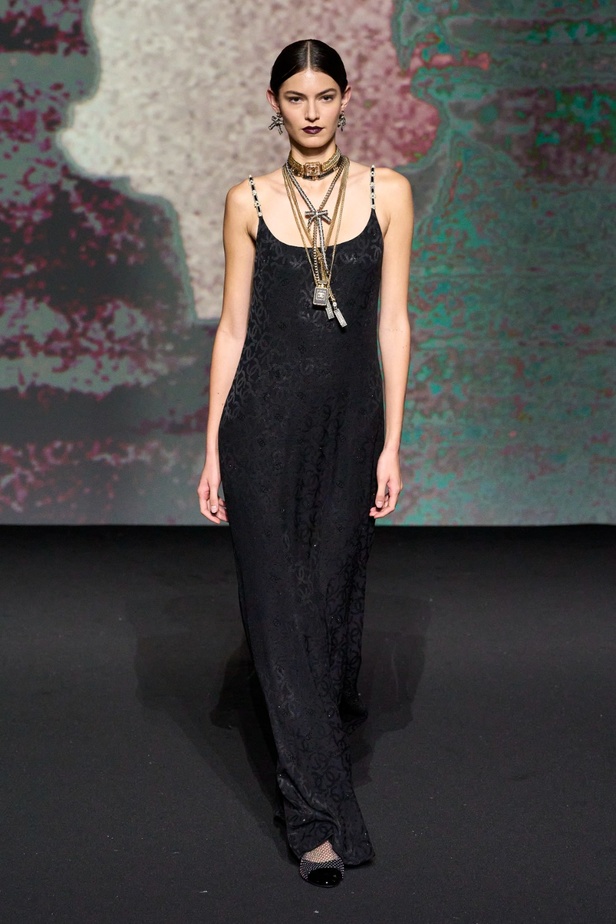 مجموعة CHANEL لربيع 2023 تترجم السحر السينمائي وتستكشف حرية المرأة وأنوثتها