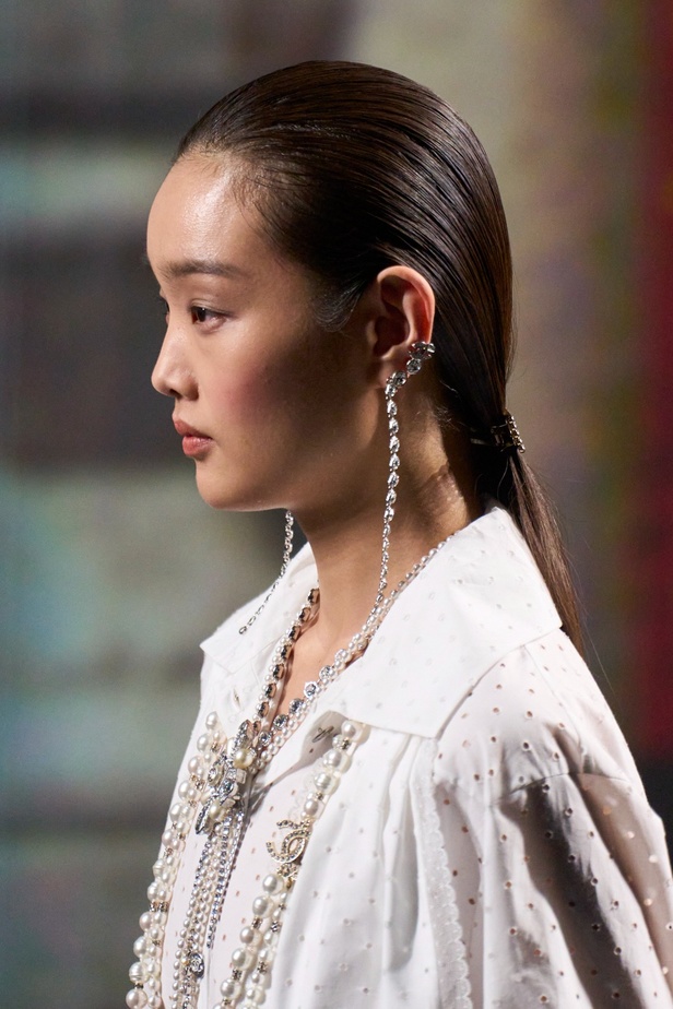 مجموعة CHANEL لربيع 2023 تترجم السحر السينمائي وتستكشف حرية المرأة وأنوثتها