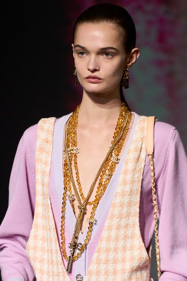 مجموعة CHANEL لربيع 2023 تترجم السحر السينمائي وتستكشف حرية المرأة وأنوثتها