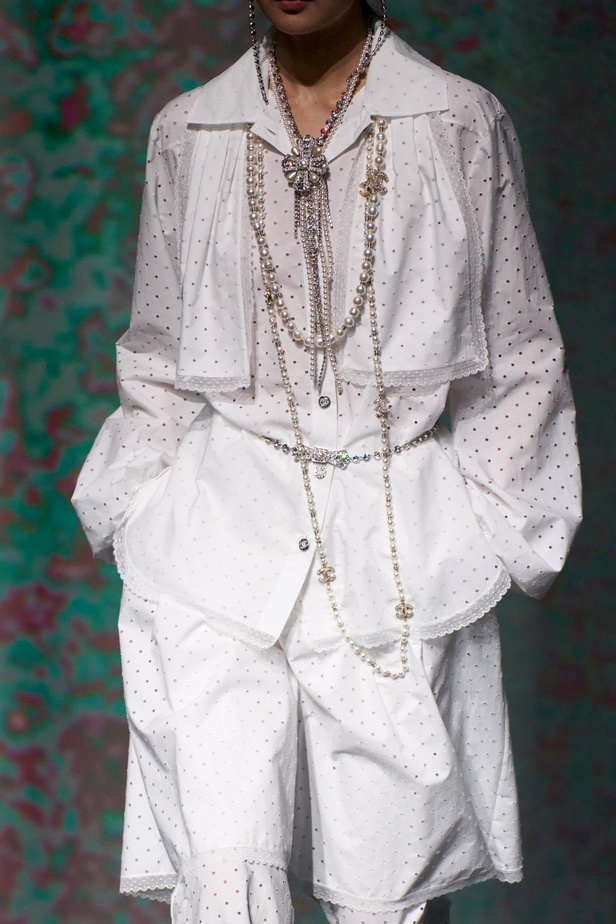 مجموعة CHANEL لربيع 2023 تترجم السحر السينمائي وتستكشف حرية المرأة وأنوثتها