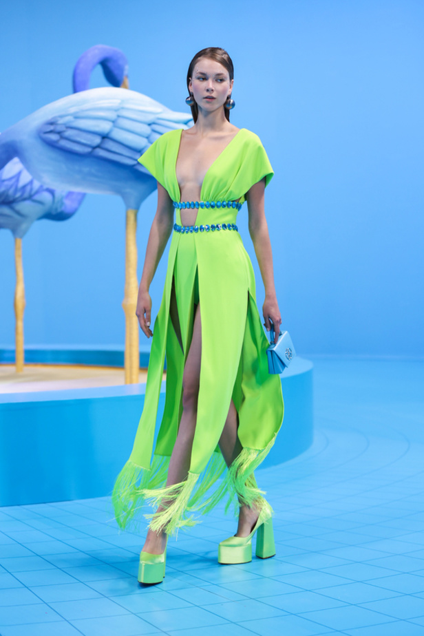 مجموعة جورج حبيقة لربيع وصيف 2023 من وحي طائر الفلامينغو