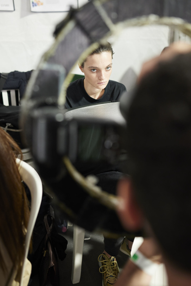 عرض أزياء Givenchy لربيع وصيف 2022 يحيي موضة التصاميم الكاجوال والشبابية