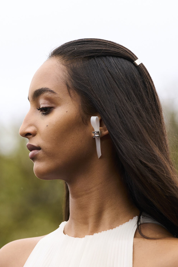 عرض أزياء Givenchy لربيع وصيف 2022 يحيي موضة التصاميم الكاجوال والشبابية