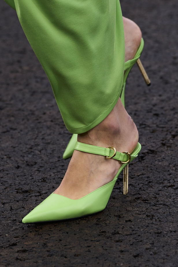 عرض أزياء Givenchy لربيع وصيف 2022 يحيي موضة التصاميم الكاجوال والشبابية