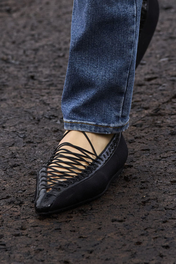 عرض أزياء Givenchy لربيع وصيف 2022 يحيي موضة التصاميم الكاجوال والشبابية