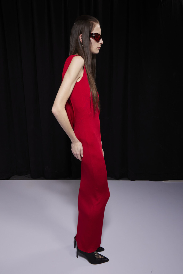 عرض أزياء Givenchy لربيع وصيف 2022 يحيي موضة التصاميم الكاجوال والشبابية