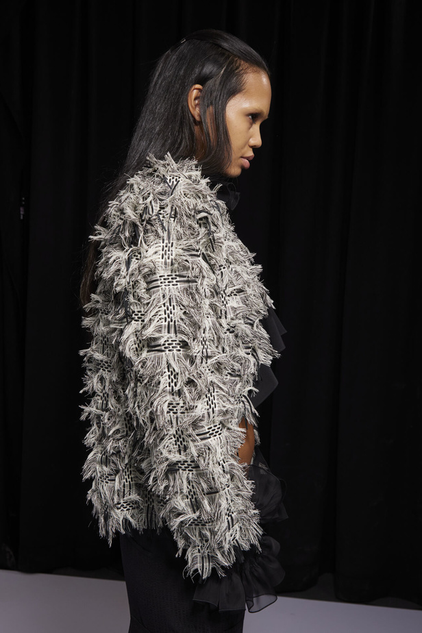 عرض أزياء Givenchy لربيع وصيف 2022 يحيي موضة التصاميم الكاجوال والشبابية