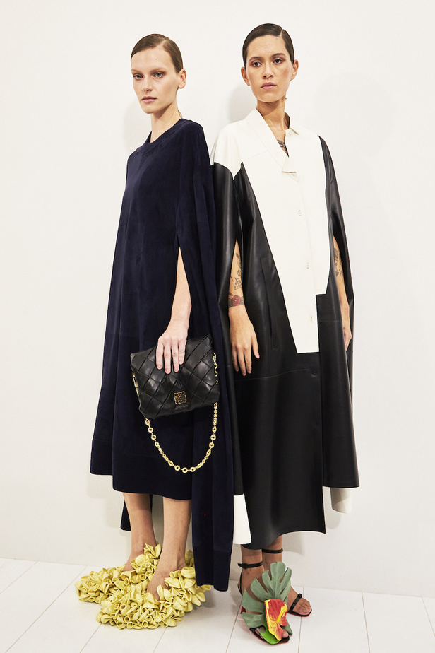 مجموعة Loewe لموسم ربيع وصيف 2023