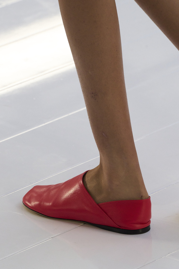 مجموعة Loewe لموسم ربيع وصيف 2023