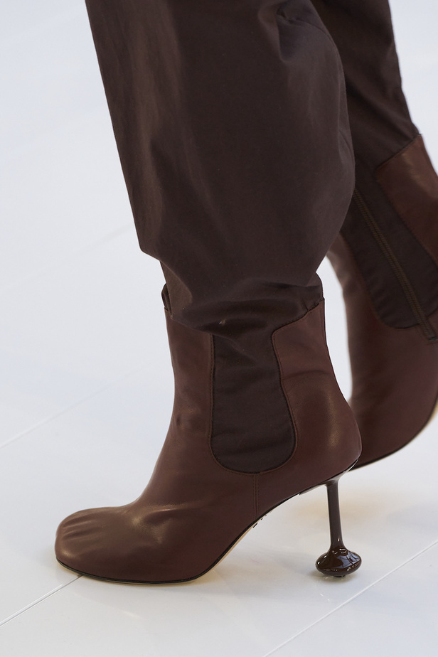 مجموعة Loewe لموسم ربيع وصيف 2023