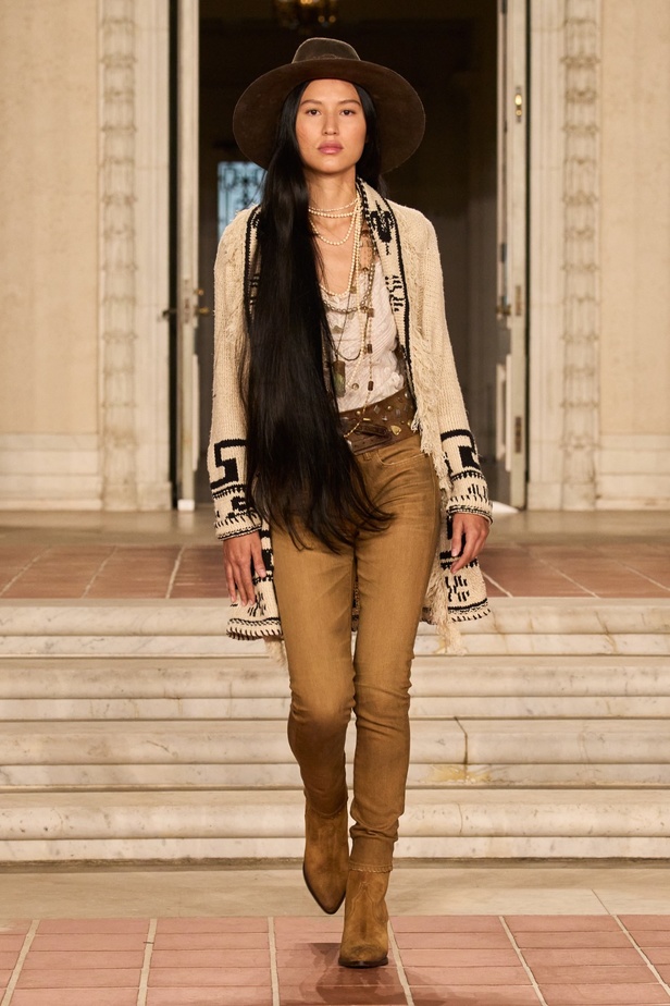 عالم Ralph Lauren يتجلى بأدق تفاصيله في مجموعة ربيع 2023 في جنوب كاليفورنيا لأول مرة على الإطلاق 