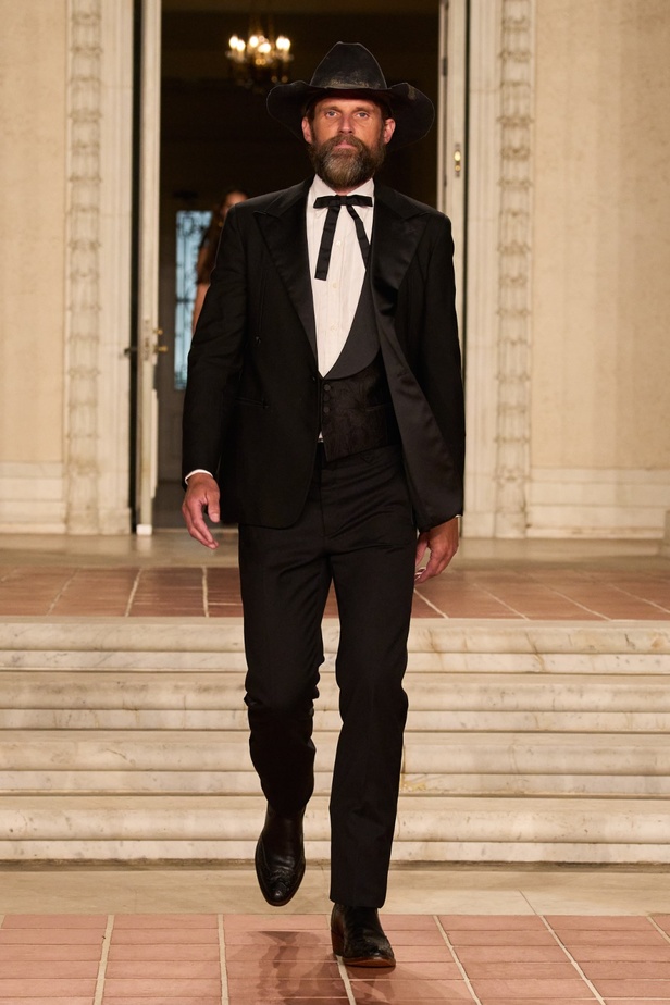 عالم Ralph Lauren يتجلى بأدق تفاصيله في مجموعة ربيع 2023 في جنوب كاليفورنيا لأول مرة على الإطلاق 