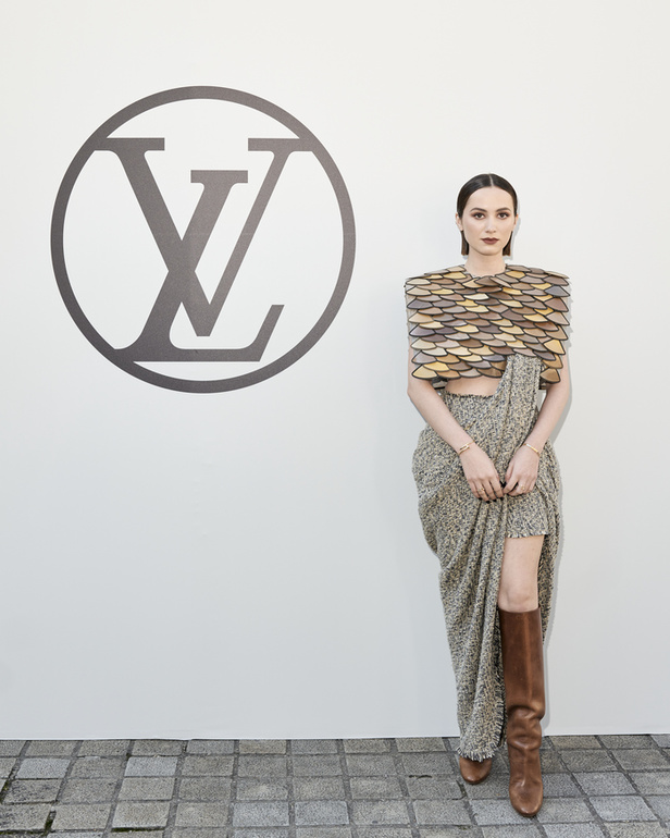 مجموعة Louis Vuitton  لربيع وصيف 2023.. تصاميم مبتكرة وأناقة الجلد