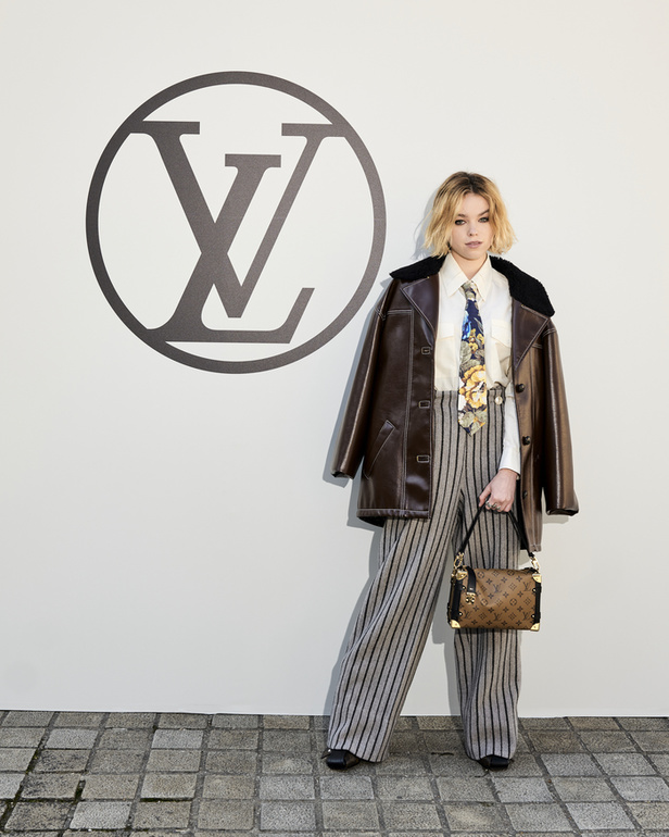 مجموعة Louis Vuitton  لربيع وصيف 2023.. تصاميم مبتكرة وأناقة الجلد