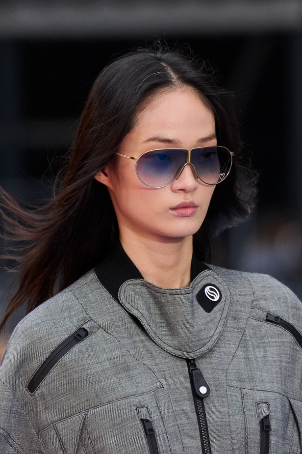 مجموعة Stella McCartney لربيع 2023 مستدامة بنسبة 87% و100% عصرية