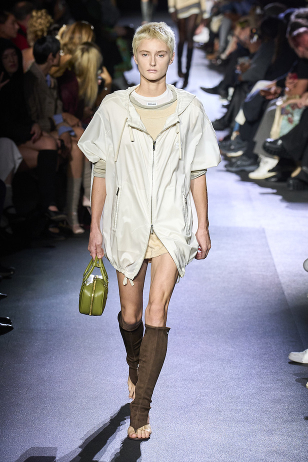 مجموعة ميو ميو لموسم ربيع وصيف 2023