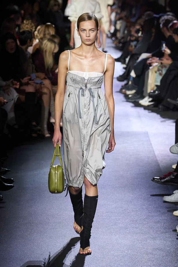 مجموعة ميو ميو لموسم ربيع وصيف 2023