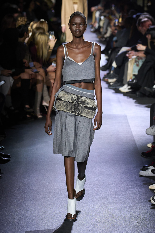 مجموعة ميو ميو لموسم ربيع وصيف 2023