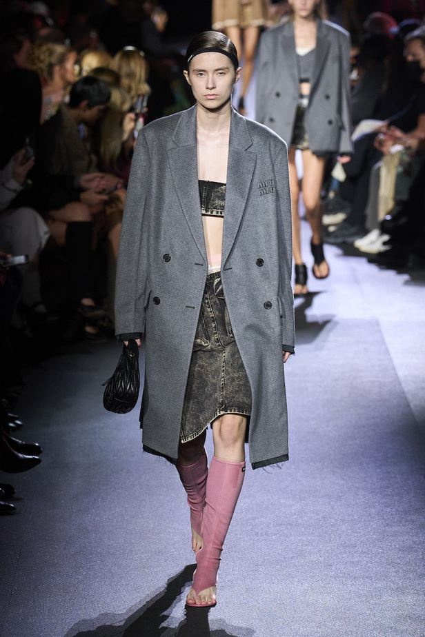 مجموعة ميو ميو لموسم ربيع وصيف 2023