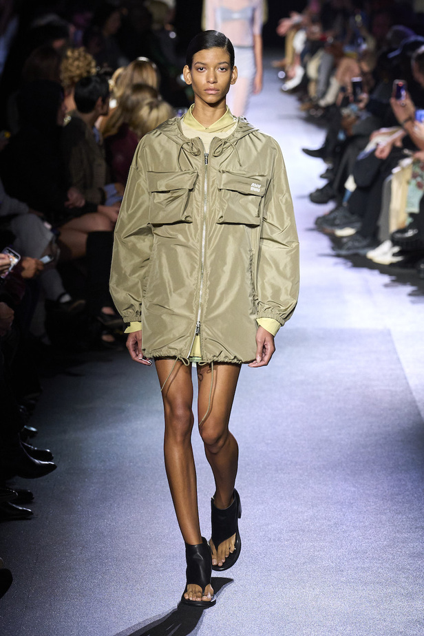 مجموعة ميو ميو لموسم ربيع وصيف 2023