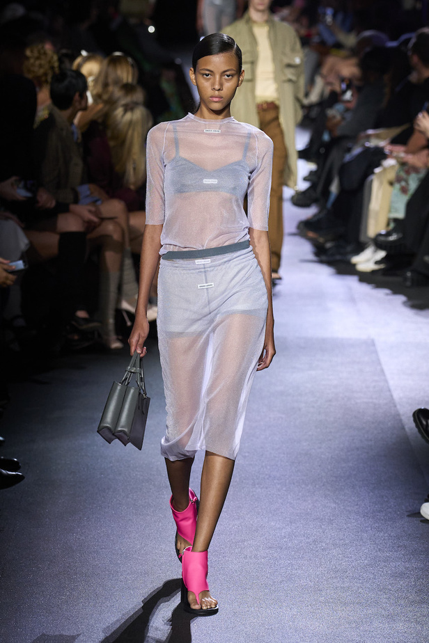 مجموعة ميو ميو لموسم ربيع وصيف 2023