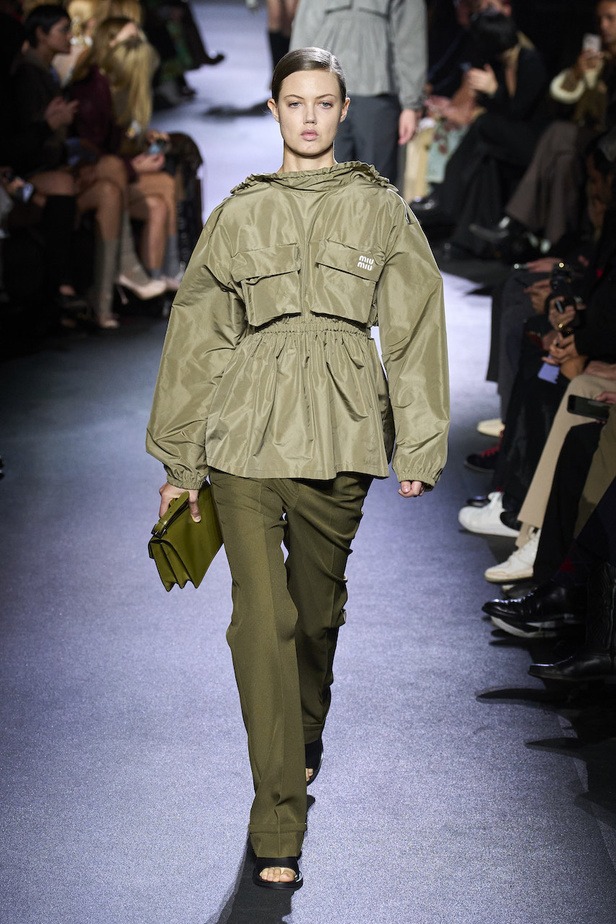 مجموعة ميو ميو لموسم ربيع وصيف 2023