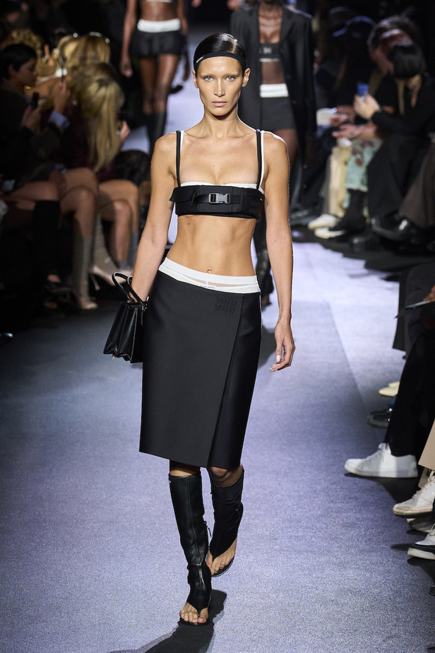 مجموعة ميو ميو لموسم ربيع وصيف 2023