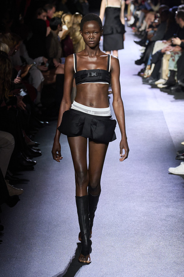 مجموعة ميو ميو لموسم ربيع وصيف 2023