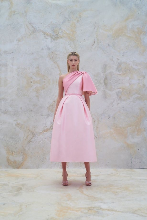 مجموعة Rami Al Ali لربيع وصيف 2023 صورة مُنمّقةً للأناقة المعاصرة