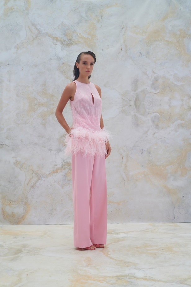 مجموعة Rami Al Ali لربيع وصيف 2023 صورة مُنمّقةً للأناقة المعاصرة